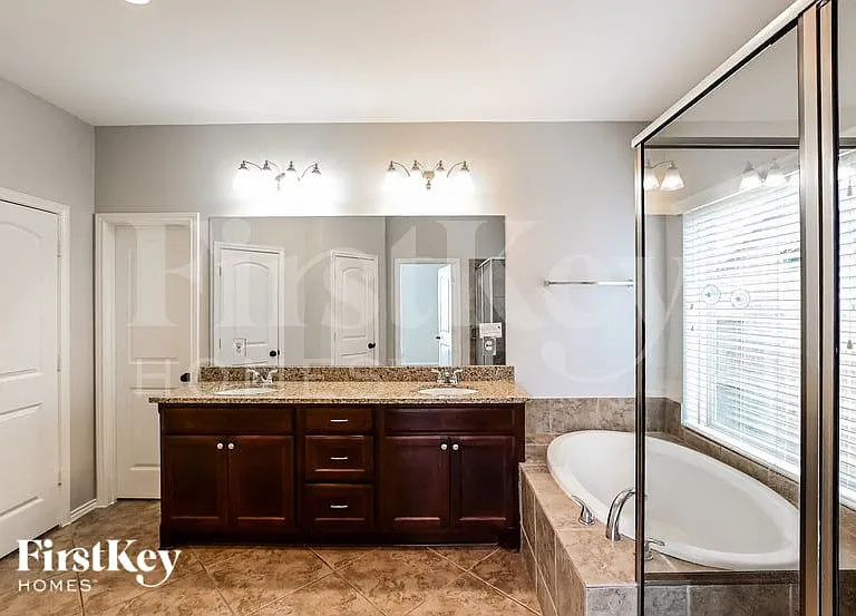 10402 Golden Hearth Ln — Photo 9