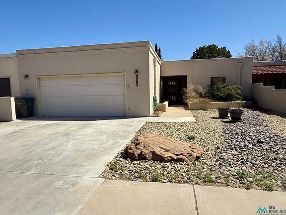 3rd image of 1608 Desert Willow Dr