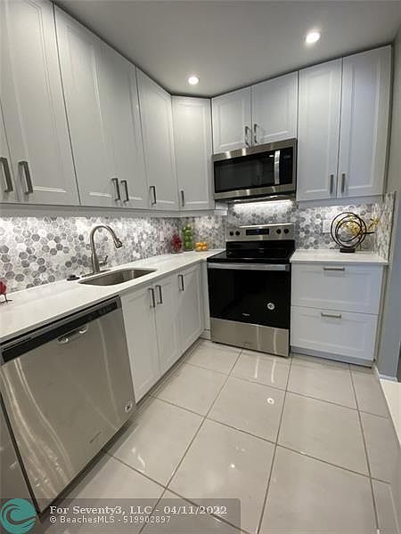 1st image of 21 Jacaranda Dr APT 124
