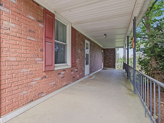 3rd image of 352 Main St