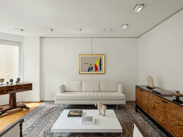 880 5th Ave APT 10A, New York, NY 10021