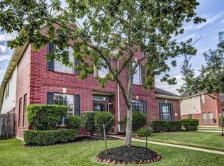 10106 Elder Mill Ln, Sugar Land, TX 77498