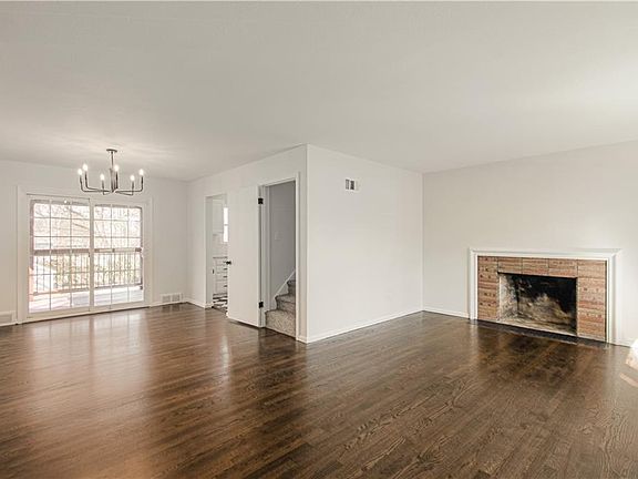 4th image of 8228 Summit St