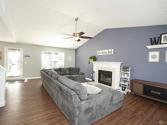 5th image of 640 Weeping Willow Ln