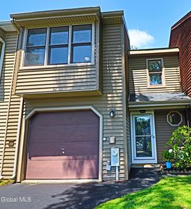 42 Westchester Drive, Clifton Park, NY, 12065
