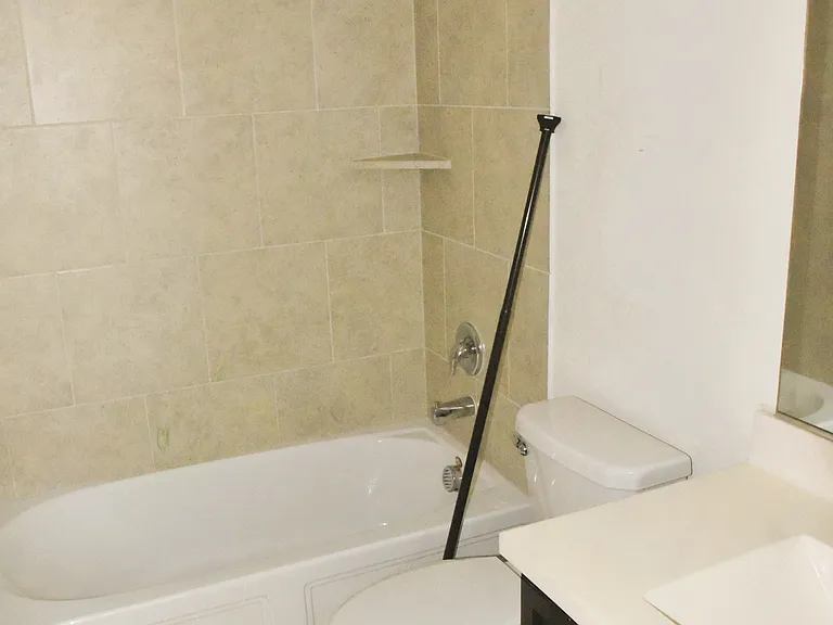 1405 Acmite Ave — Photo 23