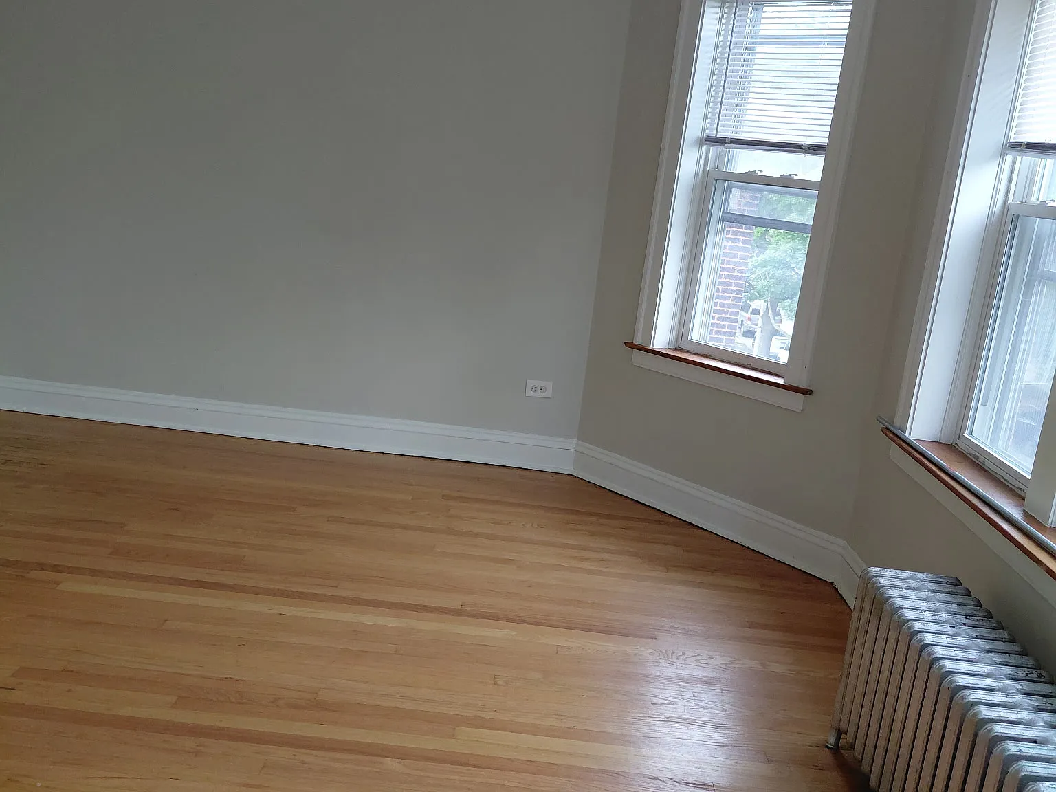 2 bed, 1000 sqft, $1,325 — Photo 4