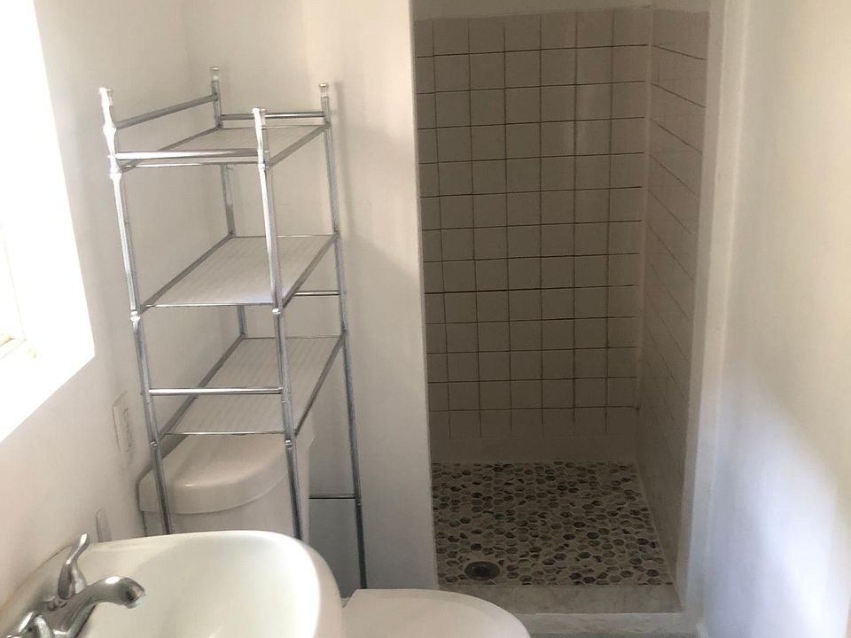 1st image of 209 N Gomez Ave