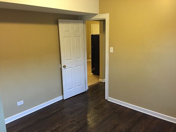5th image of 6900 S Paxton Ave #1