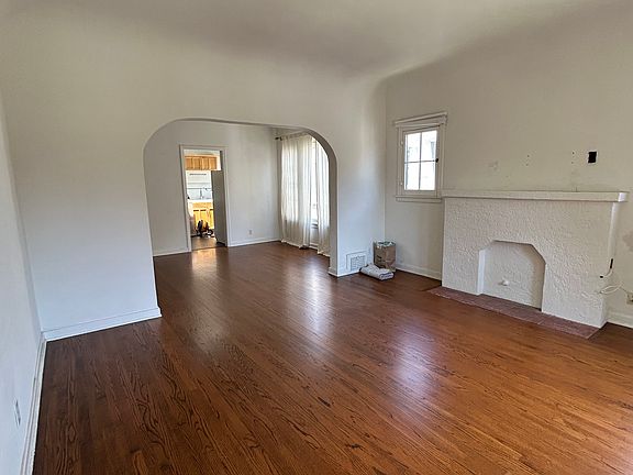 2nd image of 229 S Elm Dr APT 4