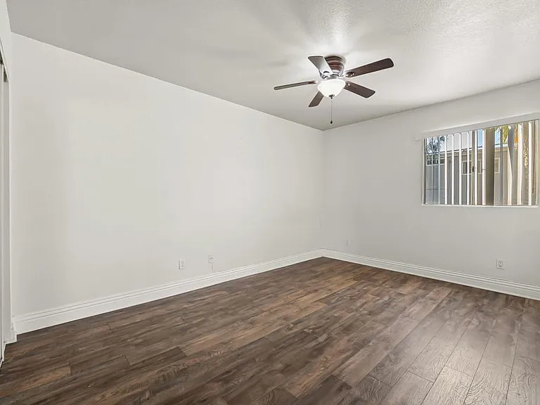 4775 Seminole Dr #105 — Photo 16