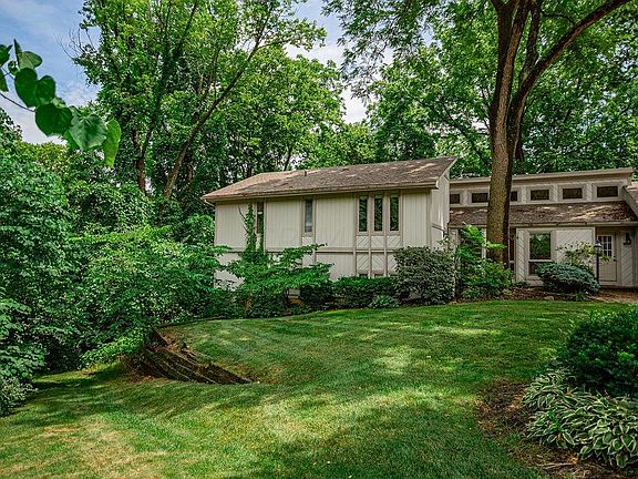 5th image of 775 Loch Lomond Ln