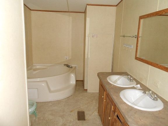 2nd image of 214 Hackberry Dr