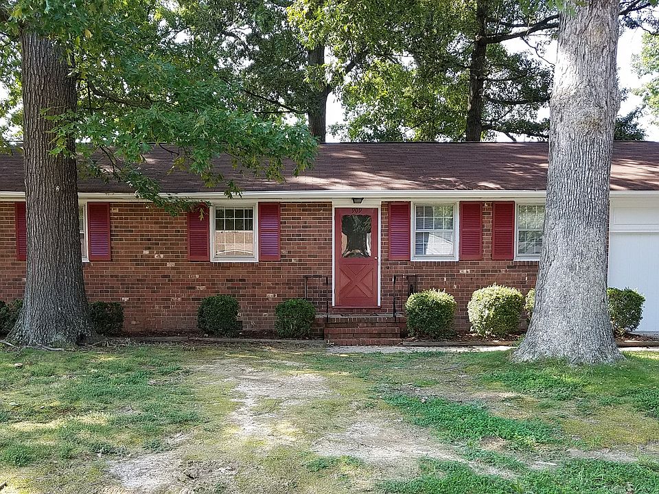1st image of 909 Dogwood Dr