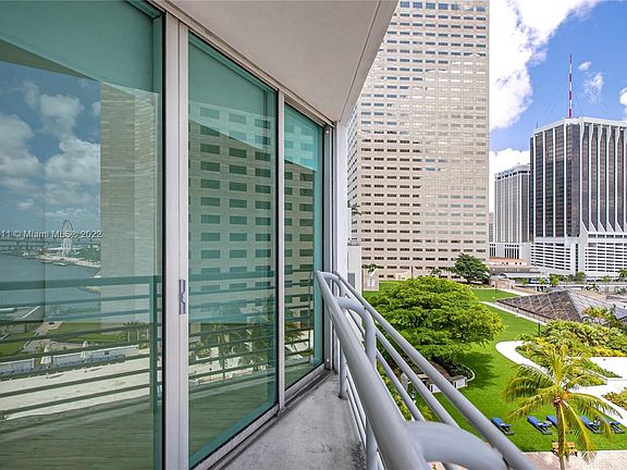3rd image of 335 Biscayne Blvd #1210