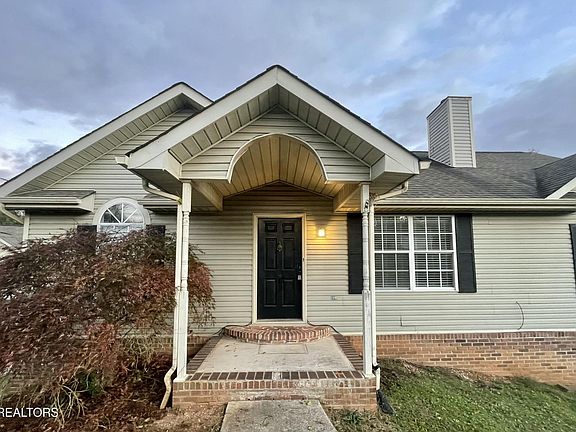 2nd image of 5816 Shelley Dr