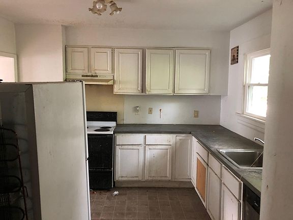 4th image of 2323 Salem Tpke NW