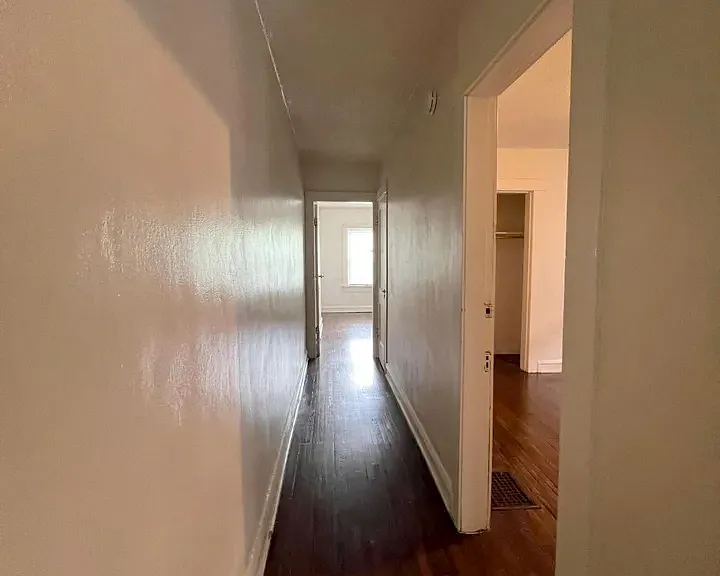 2322 Summit St #1 — Photo 7