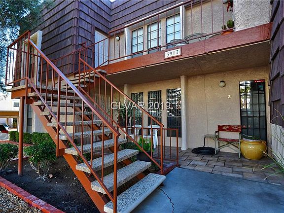 3rd image of 3919 Cambridge St Unit 3