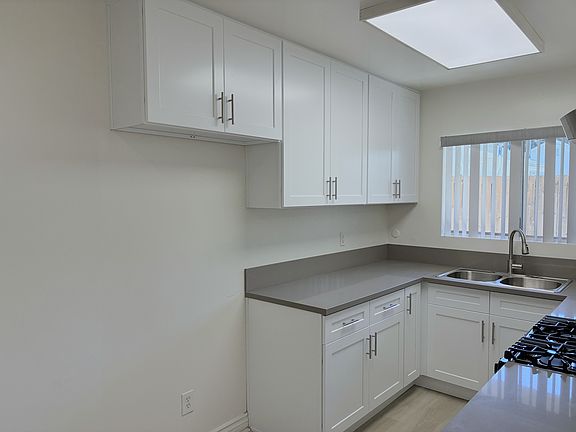 3rd image of 1015 E Lomita Ave APT 2