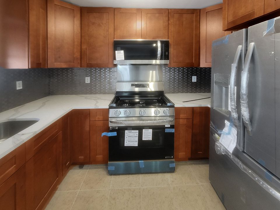1st image of 2938 Grace Ave Floor 2