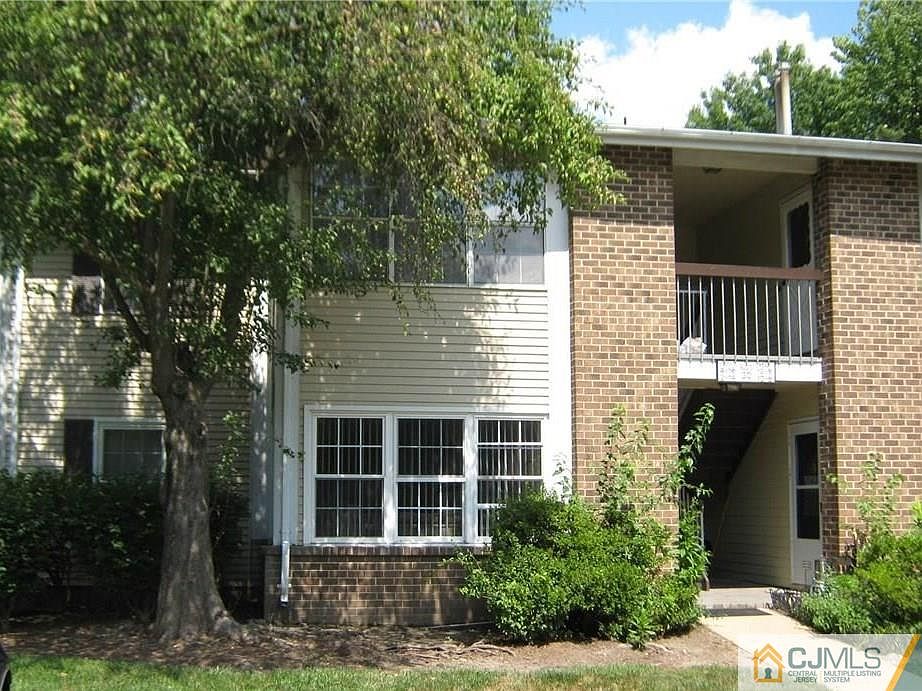 2nd image of 4 Lafayette Ct