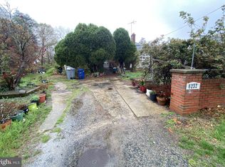 6232 Gum St, Alexandria, VA 22310