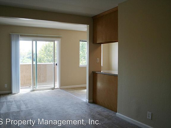 5th image of 460 S 4th St #6343288