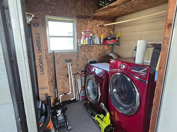 3rd image of 170 Lakeview Dr