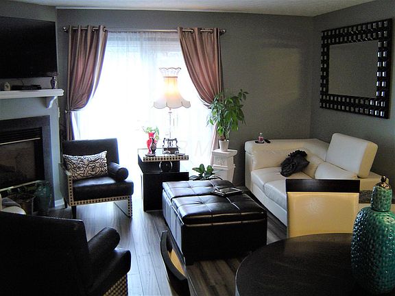 3rd image of 5752 Blendonbrook Ln #106B