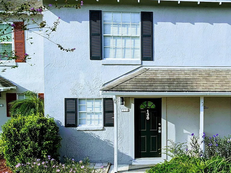 1226 Villa Ln #R200 — Photo 8
