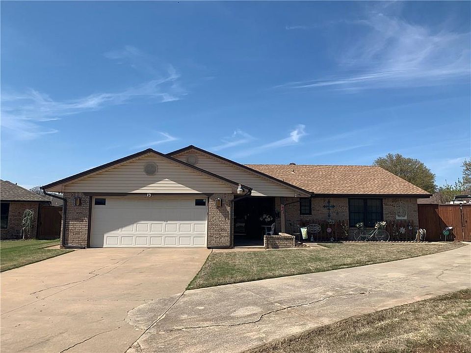 1st image of 15 Harvey Cir