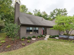 44 Lakewood Cir, Saint Charles, IL 60174