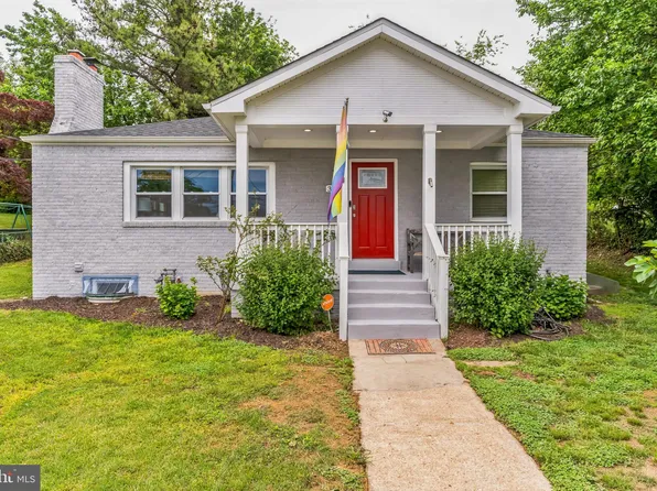 3914 Ellis St, Capitol Heights, MD 20743