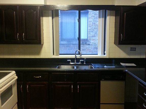 2nd image of 5812 S King Dr #1