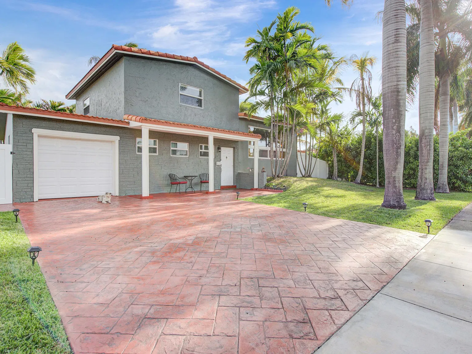 3 bed, 2.0 bath, 1925 sqft, $4,950 — Photo 1