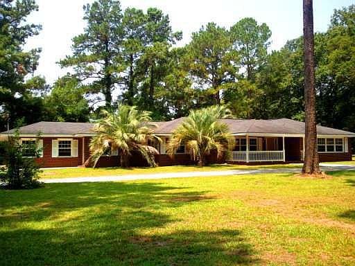 3rd image of 2110 Jerry Jones Dr
