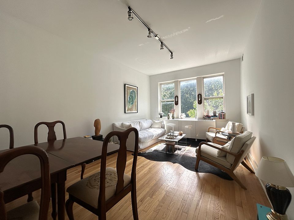 1st image of 2127 N Richmond St #2