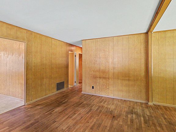 5th image of 2561 Parkside Dr