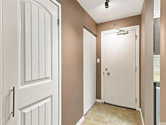3rd image of UNIT 23-111 St Lawrence CRESCENT