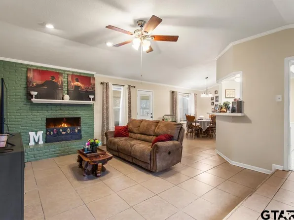 7007 Southplace Dr, Tyler, TX 75703