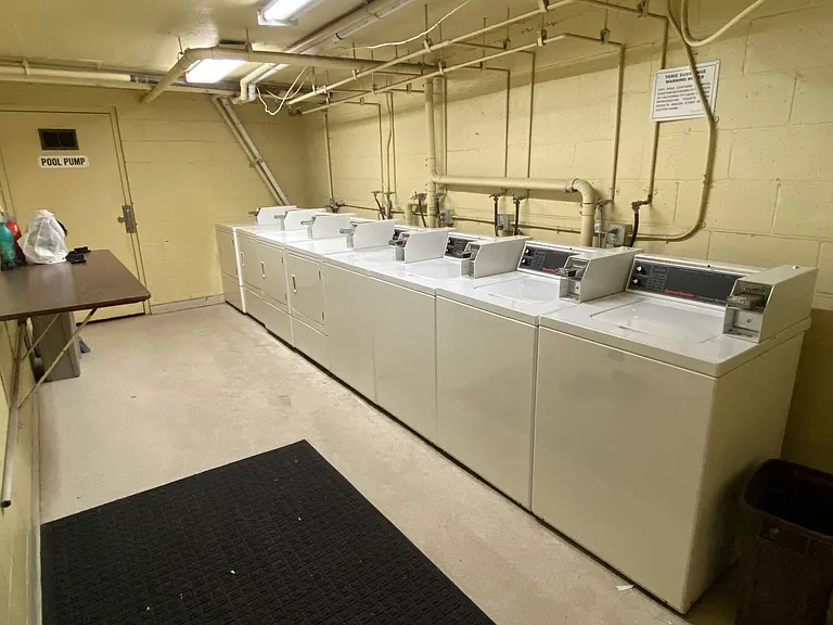 Barclay Square Apts LLC (9840) — Photo 13