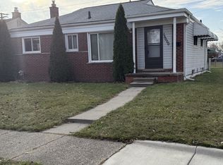 15000 Petrie St, Roseville, MI 48066