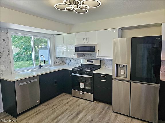 5th image of 25201 Briardale Ave