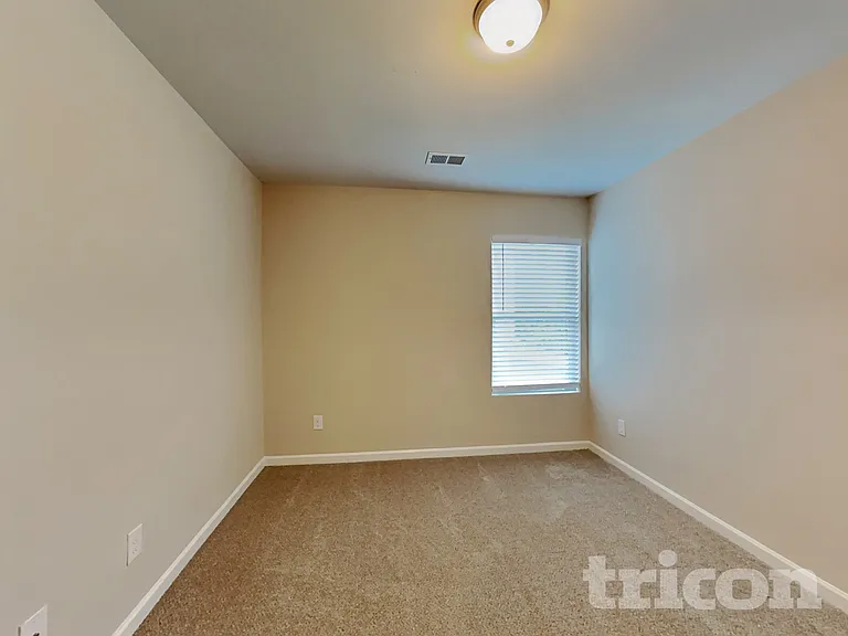 142 Daisy Cir — Photo 13