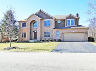 1197 Ridgewood Cir, Lake In The Hills, IL 60156