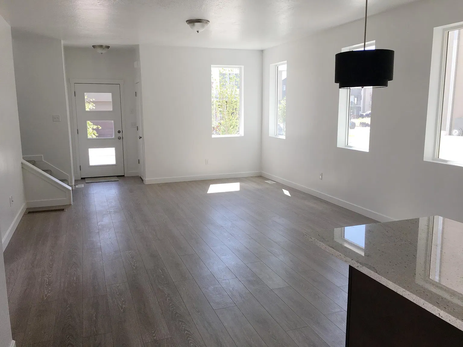 3 bed, 2.5 bath, 2320 sqft, $2,275 — Photo 2