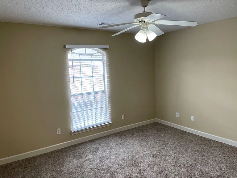 15 Pinnacle Valley Rd — Photo 3