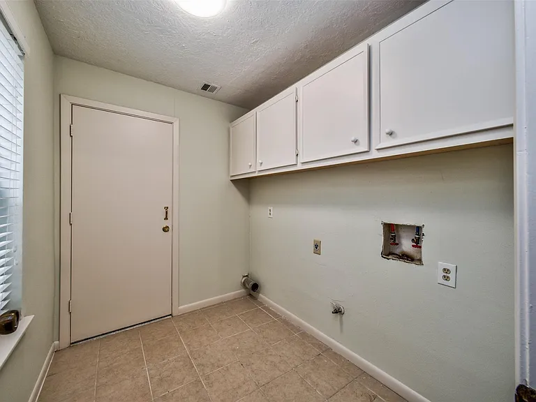 8022 La Brea Dr — Photo 34