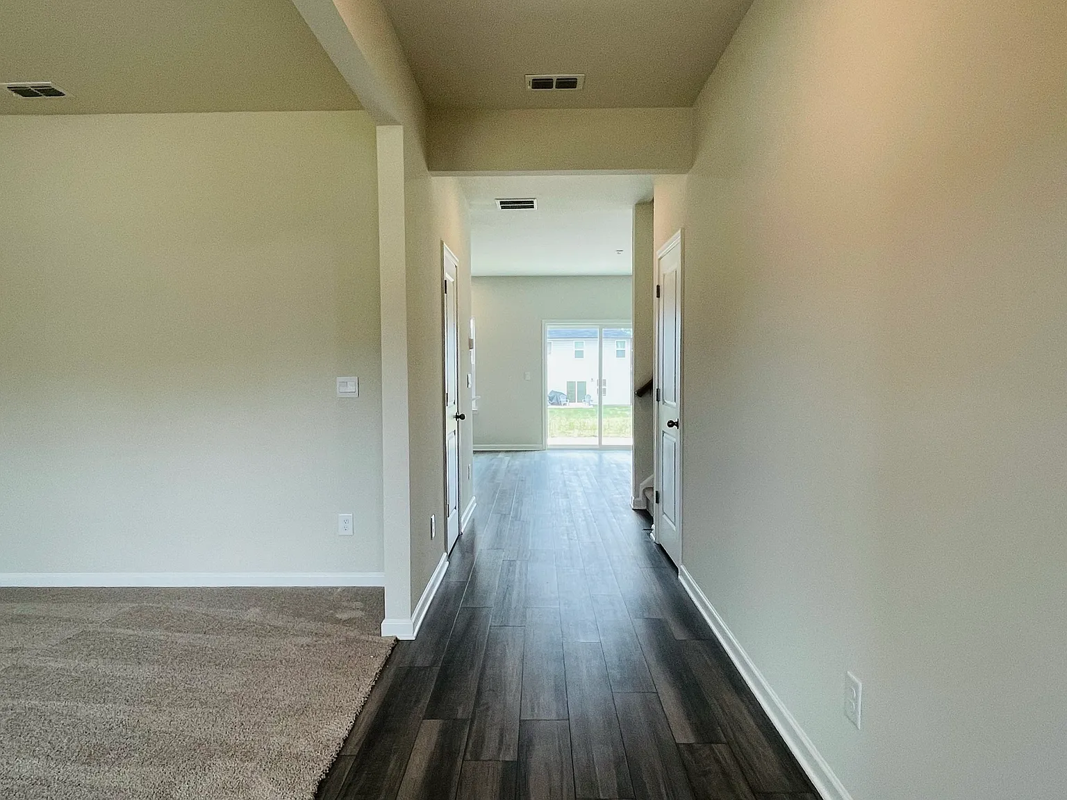 5950 Green Ash - 1 — Photo 4